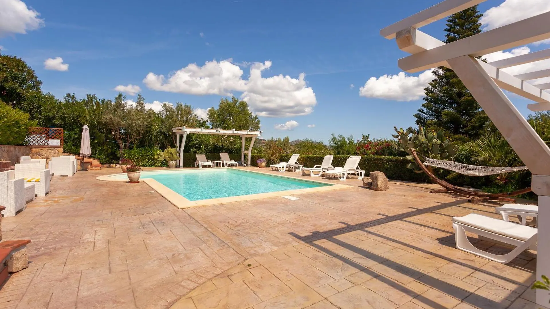 Hotel Domus Francy San Teodoro