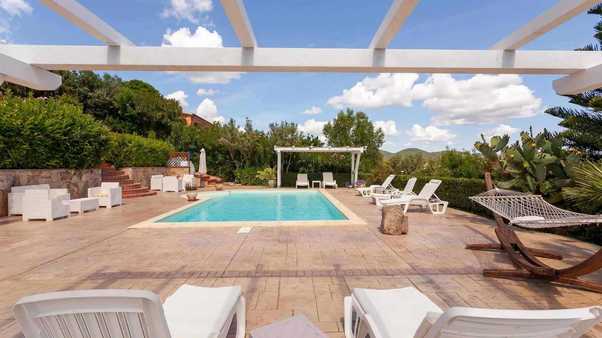 Hotel Domus Francy San Teodoro  San Teodoro (Sardinia)