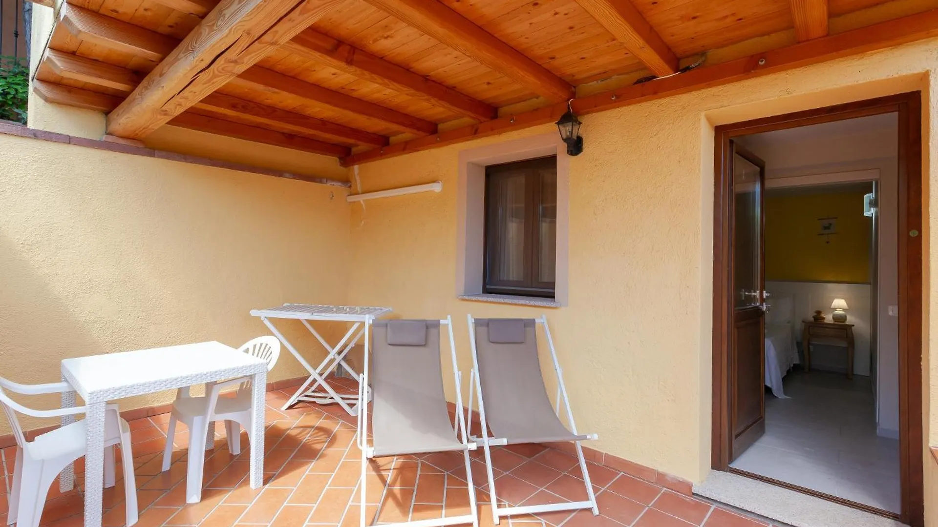 Hotel Domus Francy San Teodoro  Pensjonat