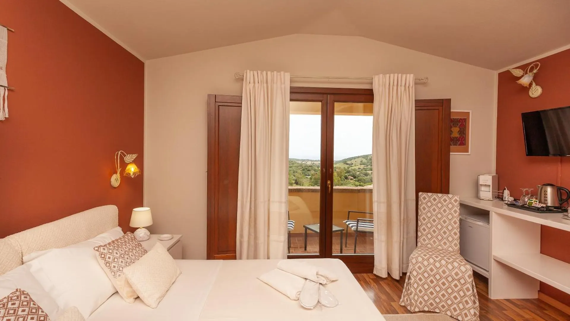 Hotel Domus Francy San Teodoro